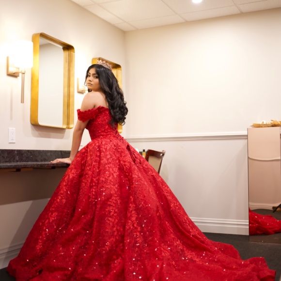 Sweet 16/ quince dresses - Picture 2 of 3